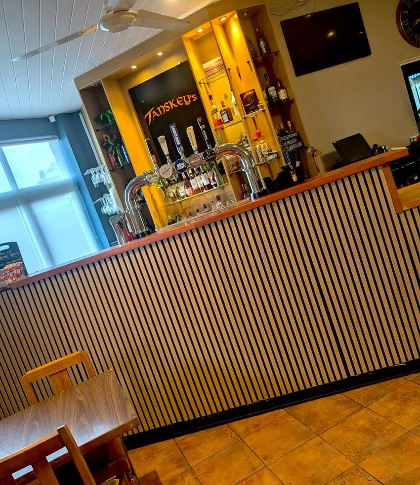 The timber bar at Tanskeys