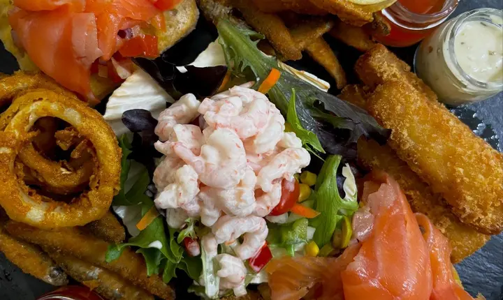 Seafood sharing platter served at Tanskeys